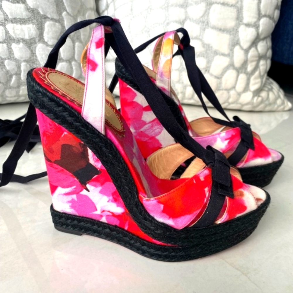 Valentine's Day! ExRare, Excellent Condition, Comfortable up-tie wedge Heel